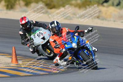 media/Dec-18-2022-SoCal Trackdays (Sun) [[8099a50955]]/Turn 10 (140pm)/